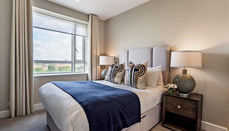 2 bed property in Westferry Circus, London